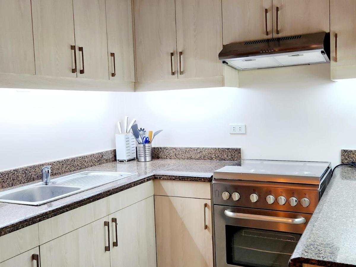Casa Antonio At Fairway Terraces Family Penthouse 2Br Wi-Fi Nr Golf, Airport, Fort Bgc Manila Exterior foto
