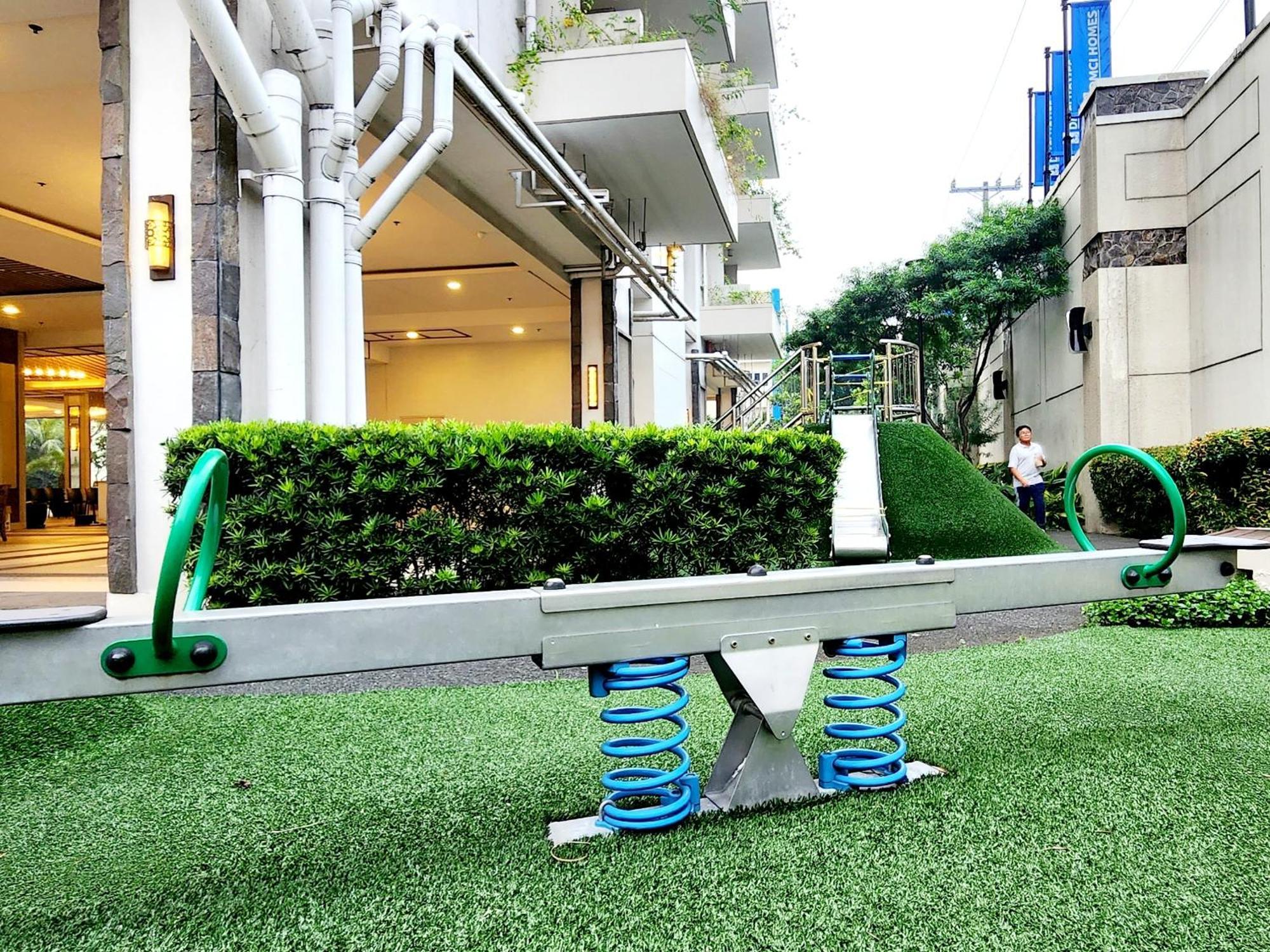 Casa Antonio At Fairway Terraces Family Penthouse 2Br Wi-Fi Nr Golf, Airport, Fort Bgc Manila Exterior foto